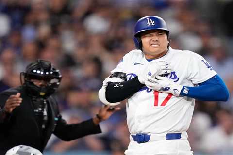 Kiké Hernández suffers oblique strain, Shohei Ohtani also leaves Dodgers game early