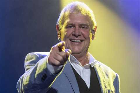 Celine Dion, Keith Urban & More Set For John Farnham Celebration Concert