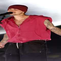 Justin Bieber the favorite over Miley Cyrus to play Super Bowl 2027 halftime show