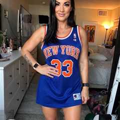 OnlyFans model who makes $36K/month twerks in Patrick Ewing jersey gifted by Knicks superfan: ‘He..