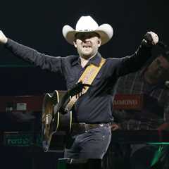 Justin Moore Is Hitting Pause on Touring to Focus on His Health: ‘This Is the Right Decision’