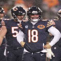 Brian Urlacher doesn’t want Bears moving from Soldier Field — or playing in a dome