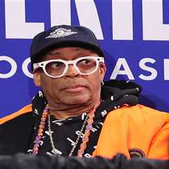 Spike Lee continues Knicks championship celebration with NBA draft appearance