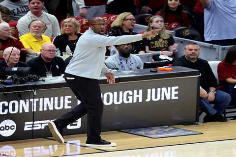 Mike Brown’s San Antonio ties don’t change his Knicks mission in NBA Finals: ‘Want to kick their..