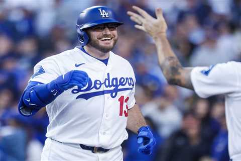 Dodgers’ Max Muncy to return Saturday from head-on collision