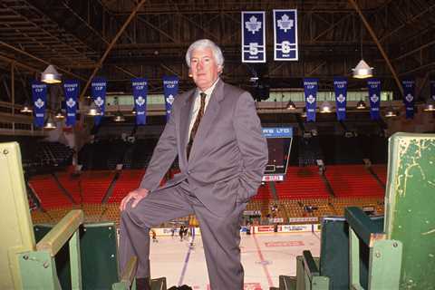Cliff Fletcher, Stanley Cup-winning Hall of Famer who also turned around Maple Leafs, dead at 90