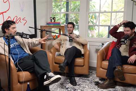Kevin Jonas Says He ‘Wingmanned So Hard’ on Brother Nick’s First Date With Wife Priyanka Chopra He..