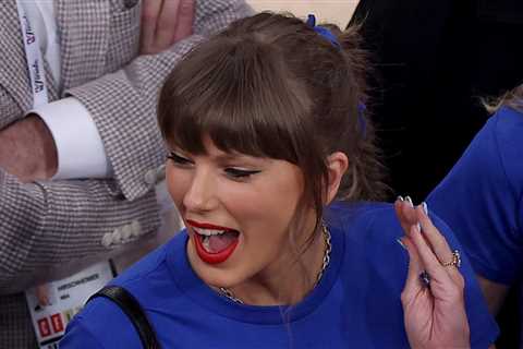 Taylor Swift & Haim Sisters Sit Courtside at NBA Finals Game 4 — And You Have to See Their..