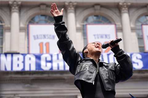 The New York Knicks Dance Along as Alicia Keys Ends Championship Parade With ‘Empire State of Mind’