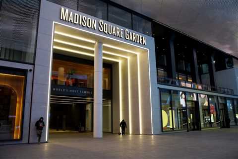 Fan Dies After Falling From Balcony During Goose Concert at Madison Square Garden
