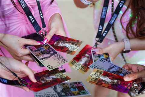 The Science Behind Ticketing: How Artists & Their Teams Price Tours