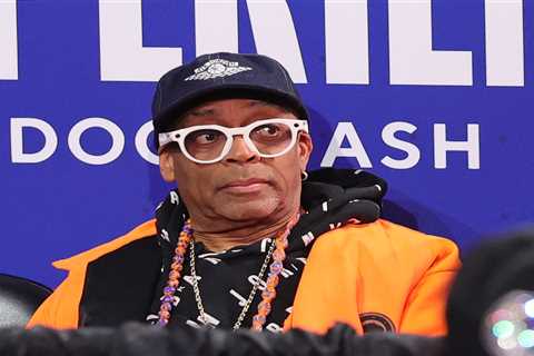 Spike Lee continues Knicks championship celebration with NBA draft appearance