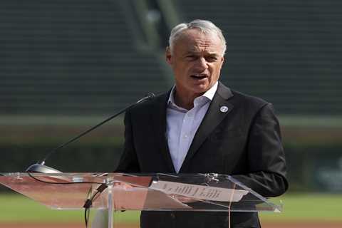 MLB proposes free agency limits, eliminating deferred contracts as lockout fears grow