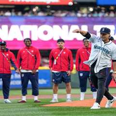USMNT gets star treatment at Mariners game as Mauricio Pochettino throws out first pitch