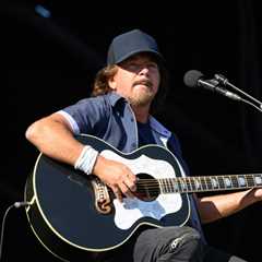 Not Even Eddie Vedder Chugging a Whole Beer Could Help the U.S. Men’s Team During World Cup Meltdown