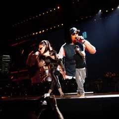 Jay-Z Concludes Epic Yankee Stadium Run With Rihanna, Beyoncé, Usher & a Tease of New Music: 8..