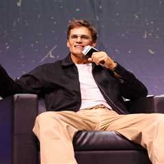 Tom Brady surprisingly reveals first autographed football card is of Raiders player