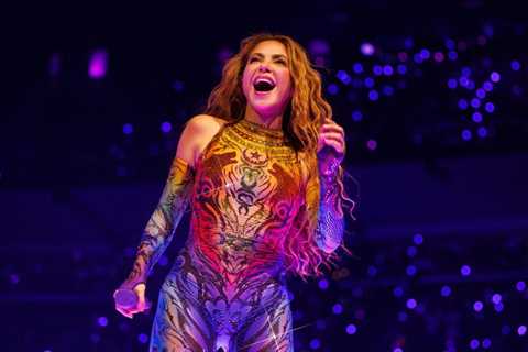 Shakira Returning to Egypt For First Time in 20 Years For Concert at the Great Pyramids of Giza