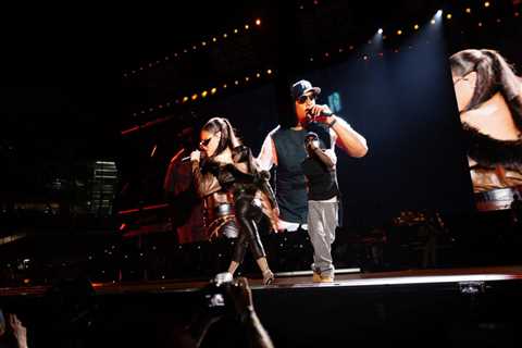 Jay-Z Concludes Epic Yankee Stadium Run With Rihanna, Beyoncé, Usher & a Tease of New Music: 8..