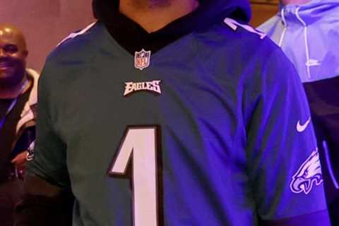 Jalen Brunson wanted nothing to do with signing Giants helmet: ‘Against my religion’