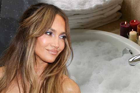 Jennifer Lopez Strips Down Naked For Bubble Bath