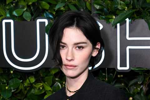 Does Gracie Abrams’ ‘Daughter From Hell’ First-Week Performance Establish Her as an Inner-Circle..