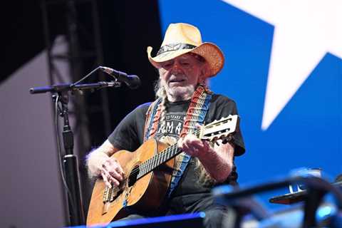 Willie Nelson Lashes Out at AI Data Center Construction in Texas: ‘Loud, Water-Thieving, Light..