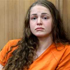 OnlyFans Model Courtney Clenney Reaches Plea Deal for Fatally Stabbing Boyfriend