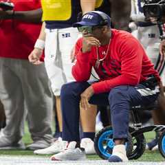 Deion Sanders hints at ‘new toes’ during Shedeur exchange at Browns camp