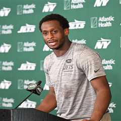 Geno Smith seeing Jets training camp through totally different view — literally