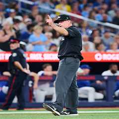 Scoreboard error leads to double-play that throws Blue Jays-Red Sox game into chaos