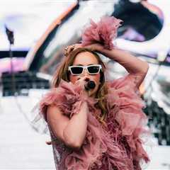 Sombr Made a Surprise Appearance During A Suki Waterhouse Interview at Lollapalooza