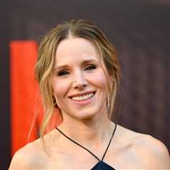 Kristen Bell Goes Out to the Ballpark For Surprise Broadway Set During Savannah Bananas Game: Watch