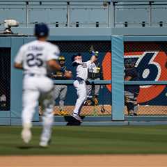 Kyle Tucker mercilessly dragged by Dodgers fans in another dreadful home game