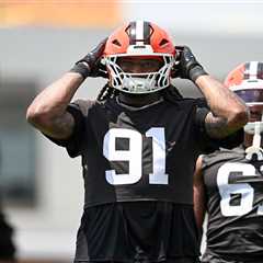 Browns lose $33 million pass rusher for season as they sign a replacement