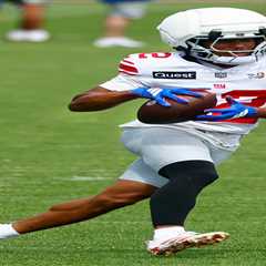 Calvin Austin carted off with potentially major knee injury that brought Giants practice to a halt