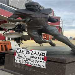 Angry Browns fans place signs on Jim Brown statue in protest of Deshaun Watson being named starter