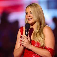 Lauren Alaina Breaks Down 5 Essential Tracks From Her New Album ‘Stages’: ‘I Am in the Best Stage..