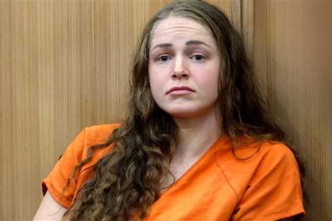 OnlyFans Model Courtney Clenney Reaches Plea Deal for Fatally Stabbing Boyfriend