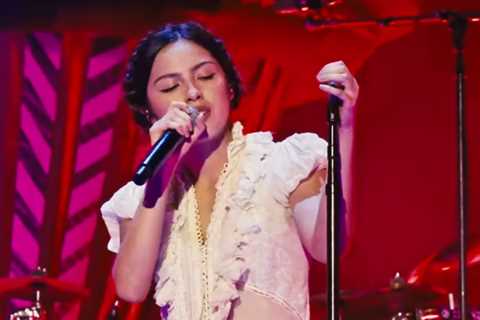 Olivia Rodrigo and Yungblud Join Smashing Pumpkins for Surprise Lollapalooza Set
