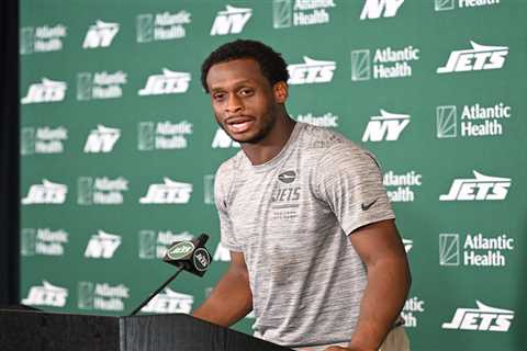 Geno Smith seeing Jets training camp through totally different view — literally