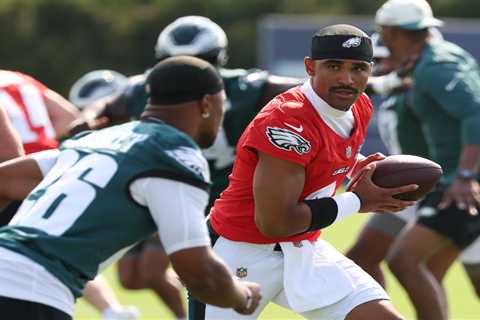 Jalen Hurts’ speedy transformation is ‘like a movie’ for Eagles defense