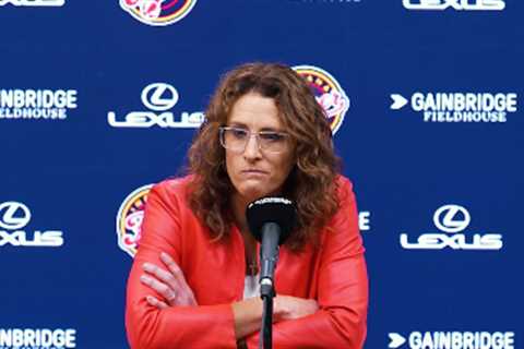 Fever coach fires back at critics and things ‘trying to hijack our league’ in passionate pregame..