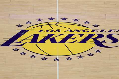 Josh Kushner’s supermodel wife Karlie Kloss had ‘amazing night’ in LA before Lakers sale