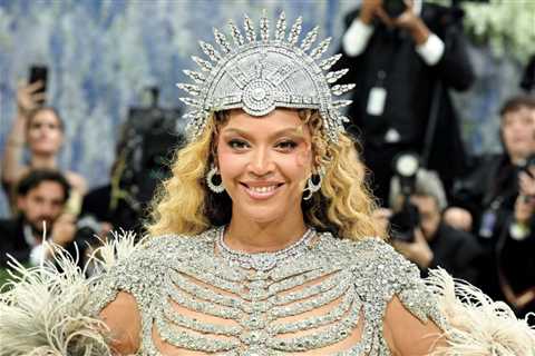 Beyoncé Buys Out LVMH for Control of SirDavis Whisky: Reports