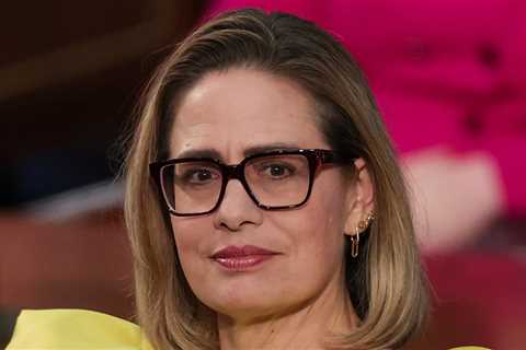 Kyrsten Sinema Tells Lawyers For Boyfriend's Ex-Wife About First Time They Had Sex