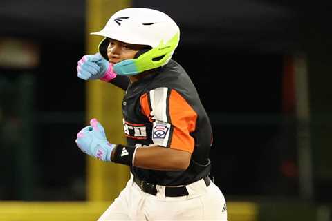 Walk-off home run propels Bayonne, NJ to dramatic LLWS opener win