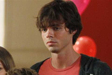 Dylan On 'Modern Family' 'Memba Him?!