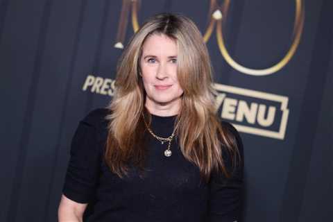 Warner Nashville Head Cris Lacy on Leadership as She Joins SOURCE Hall of Fame