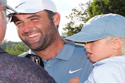 Scottie Scheffler blocks CBS camera to steal private moment with family